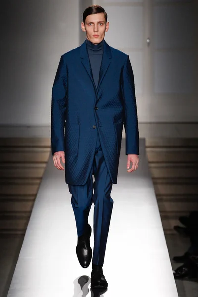 Look 4